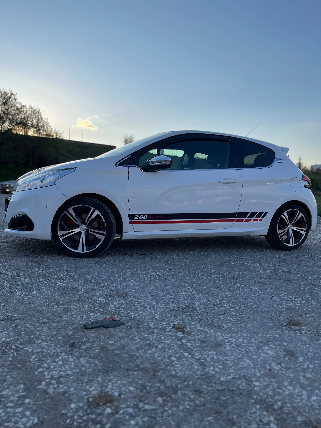 Peugeot 208 GTI - изображение 2