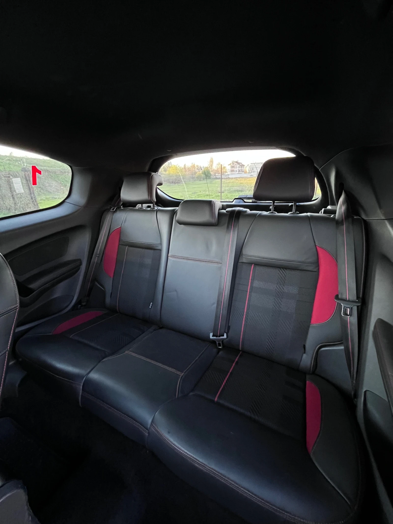 Peugeot 208 GTI - изображение 6