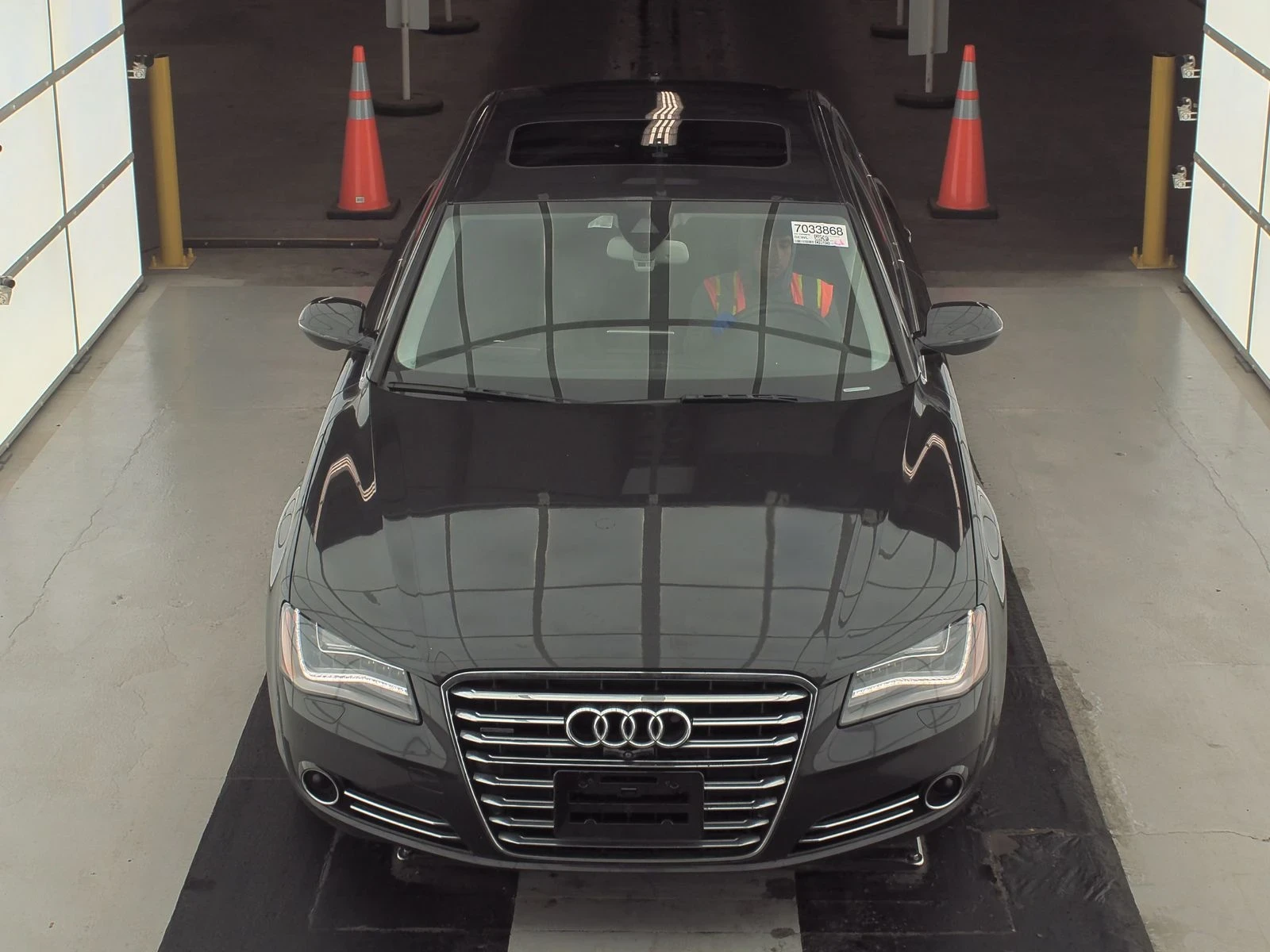 Audi A8  - изображение 2