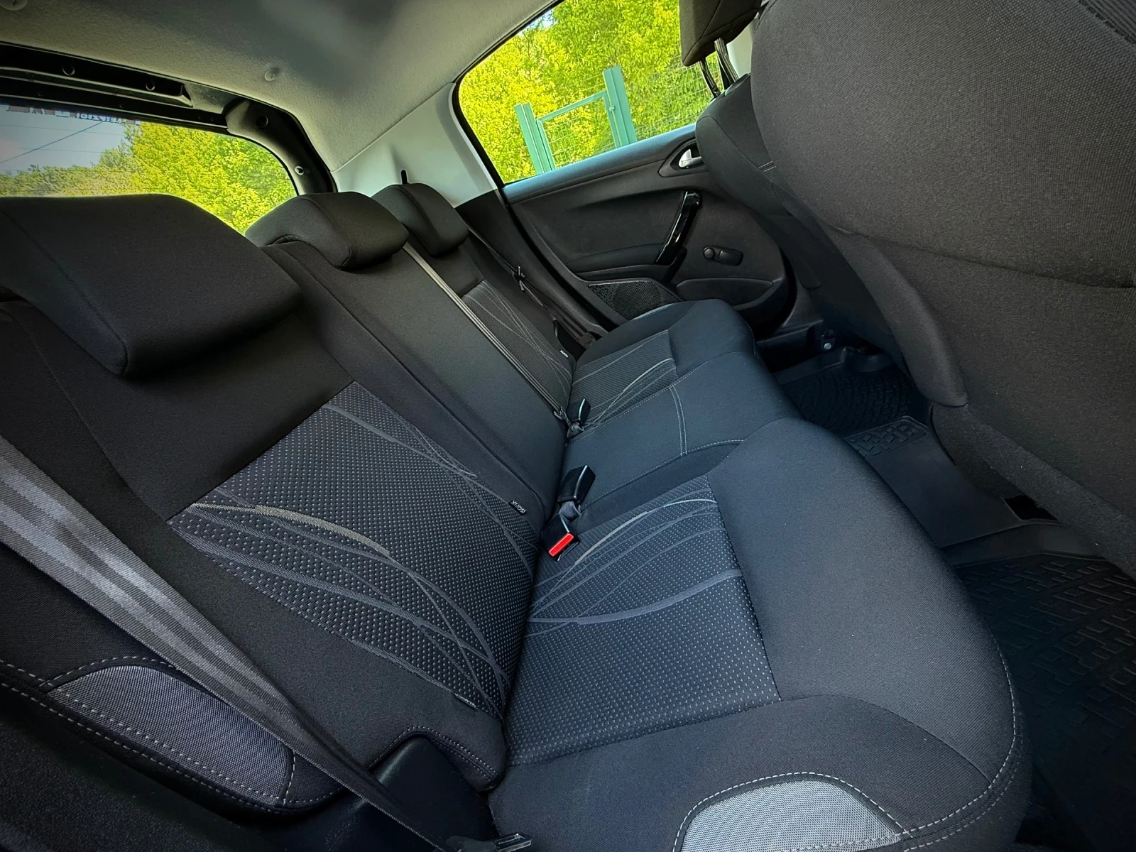 Peugeot 208 1.2i * NAVI*  *  | Mobile.bg   11