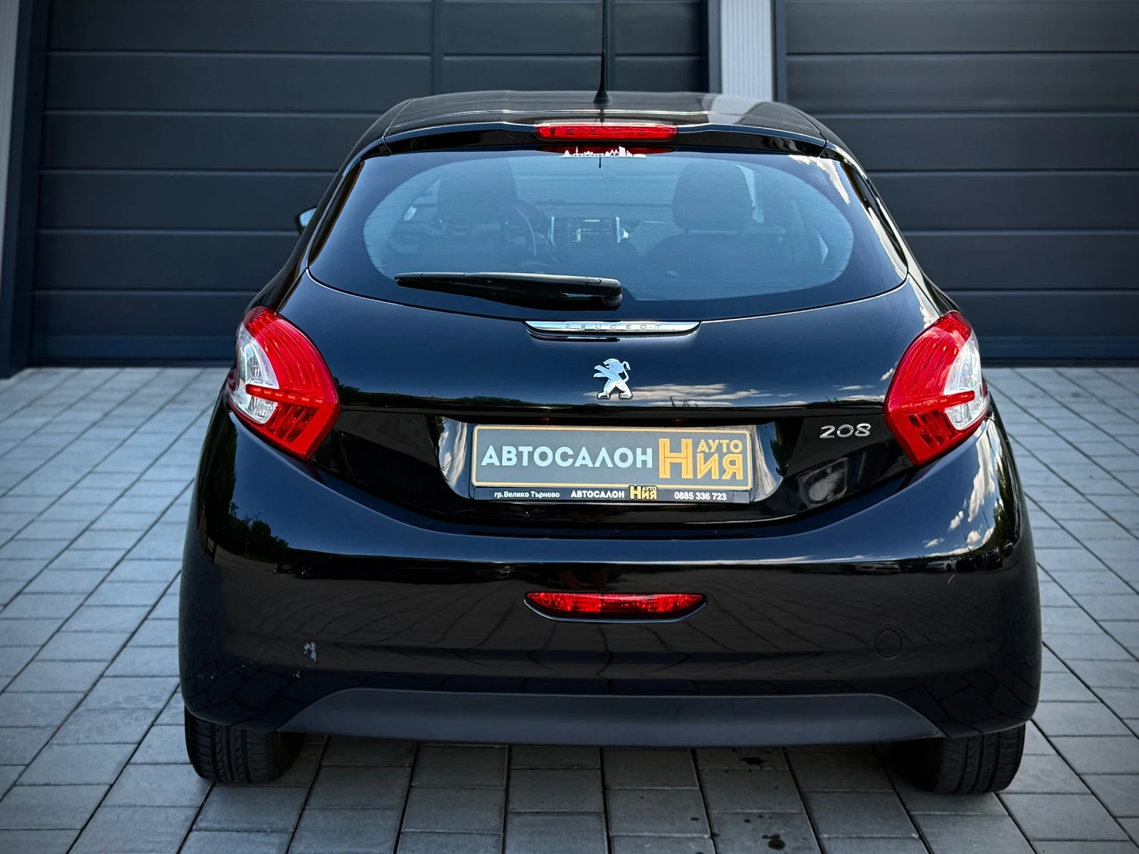 Peugeot 208 1.2i * NAVI* Сервизна История*  - изображение 4