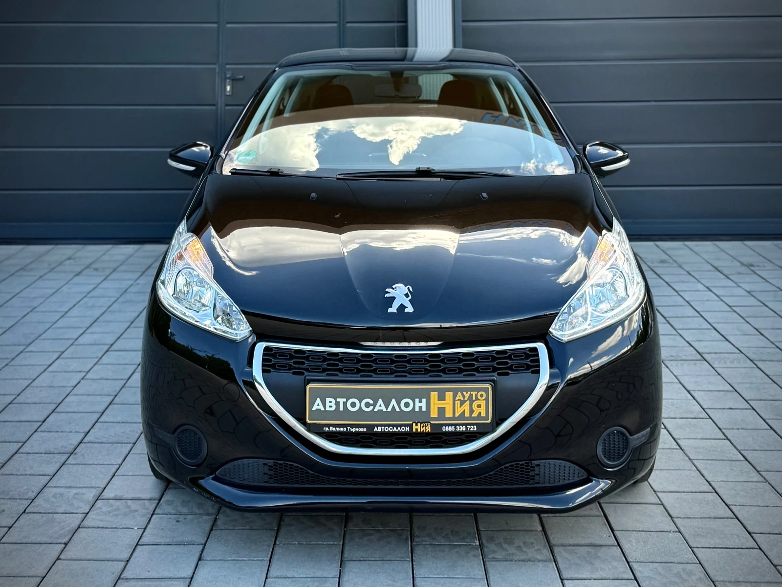 Peugeot 208 1.2i * NAVI* Сервизна История*  - изображение 2
