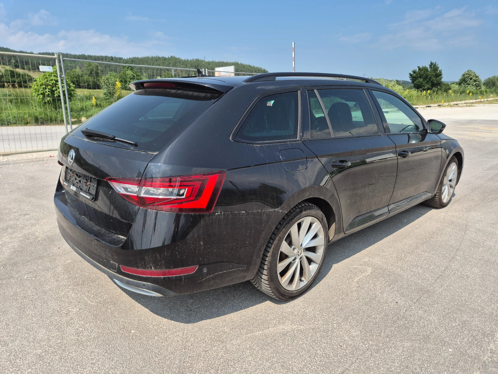 Skoda Superb 2.0 - изображение 3
