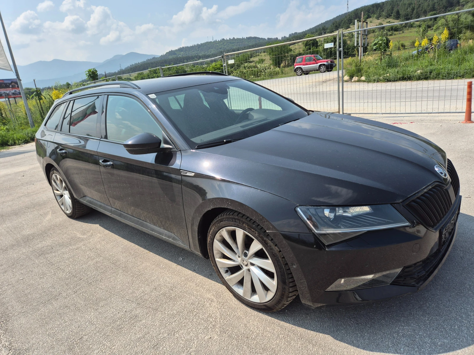 Skoda Superb 2.0 - изображение 7