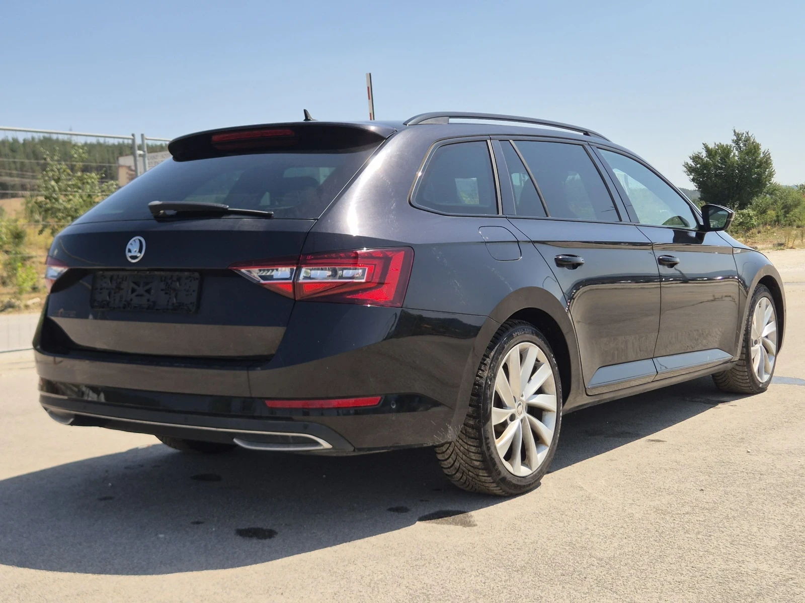 Skoda Superb 2.0 - изображение 6