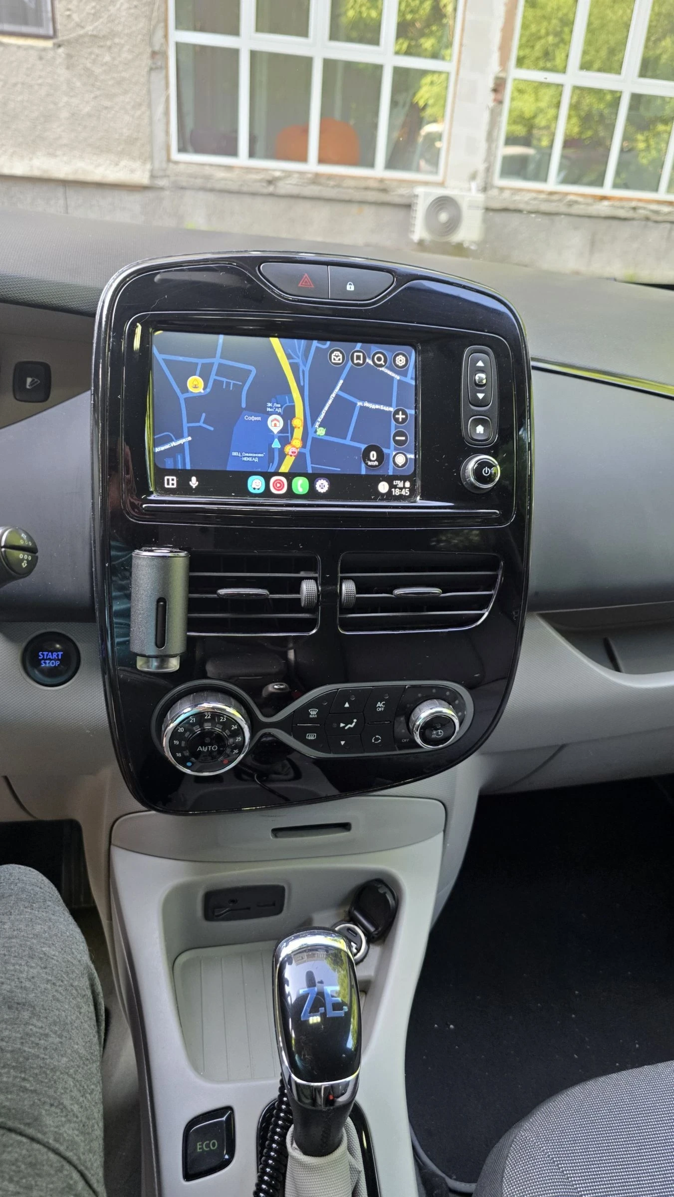 Renault Zoe Intens R240 - изображение 8