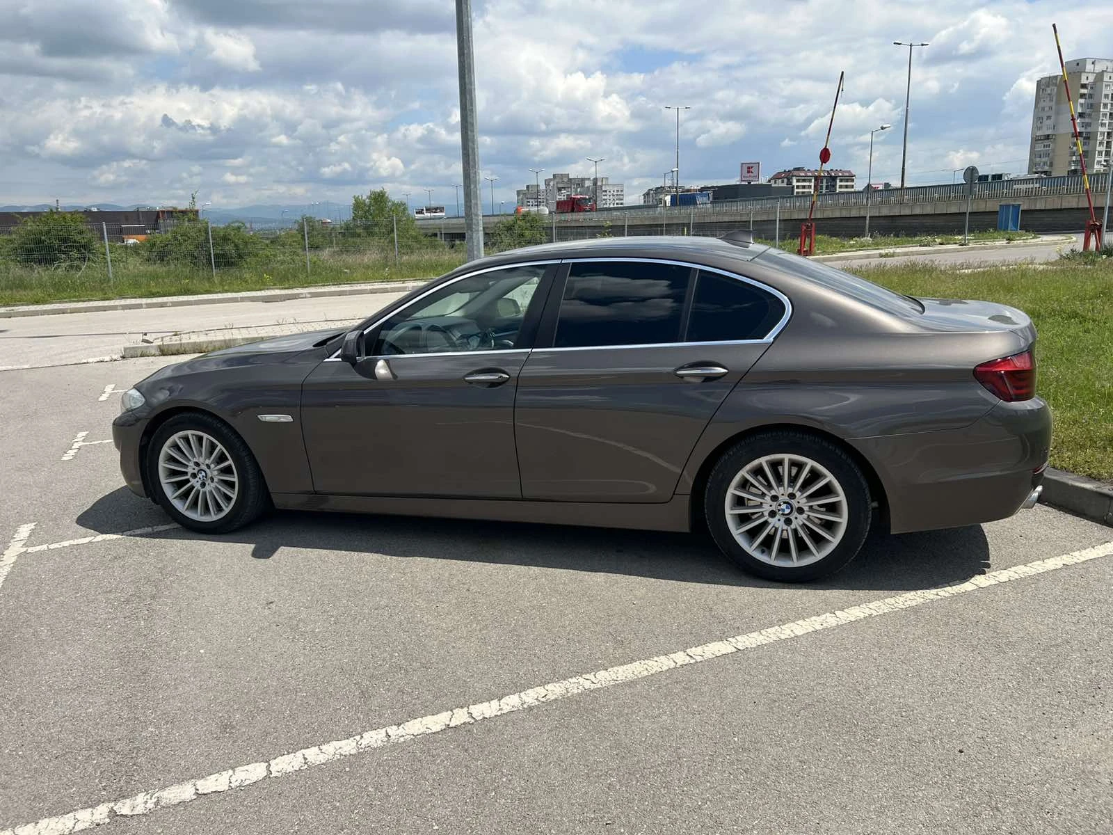 BMW 523  - изображение 7