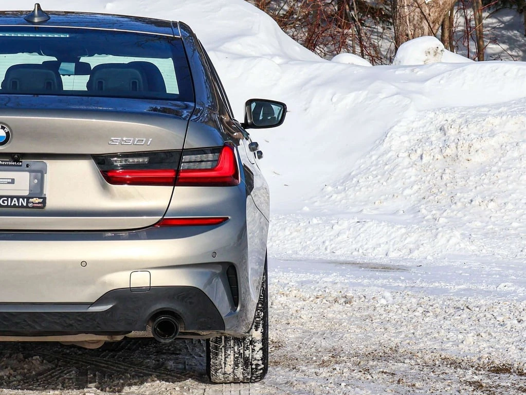 BMW 330 * xDrive * CARFAX * ���� �� �� | Mobile.bg � ����������� 11