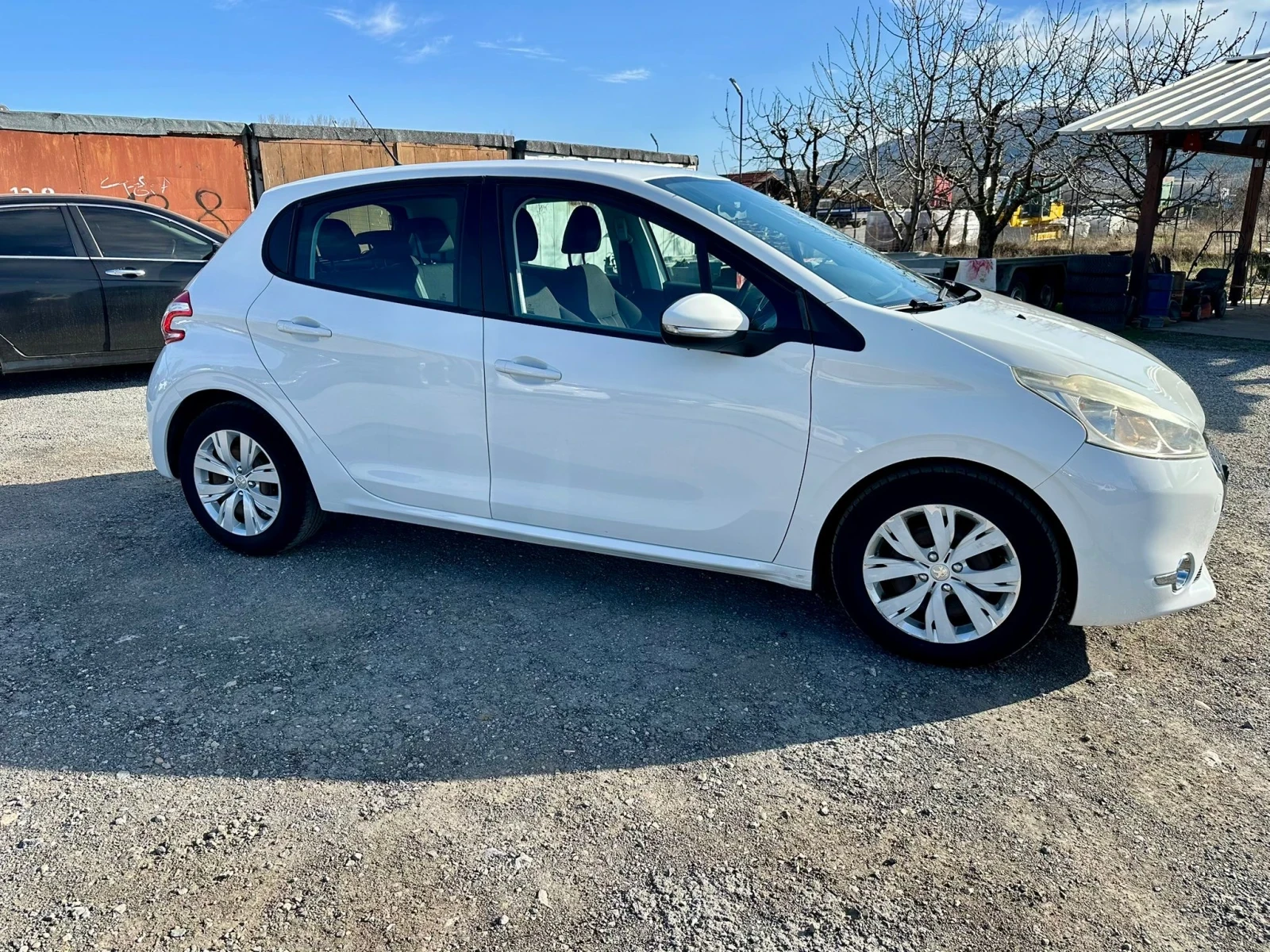 Peugeot 208, снимка 7 - Автомобили и джипове - 53785555