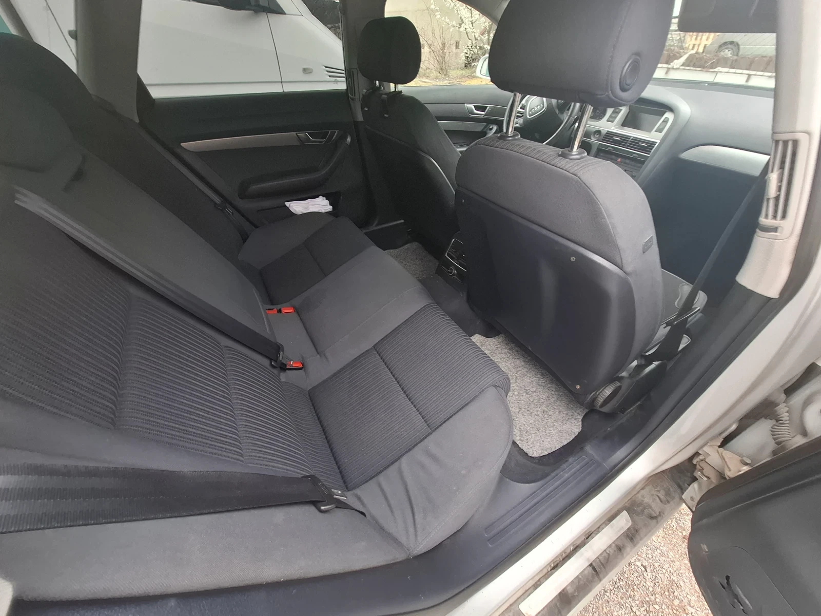 Audi A6 avant, снимка 5 - Автомобили и джипове - 54039977