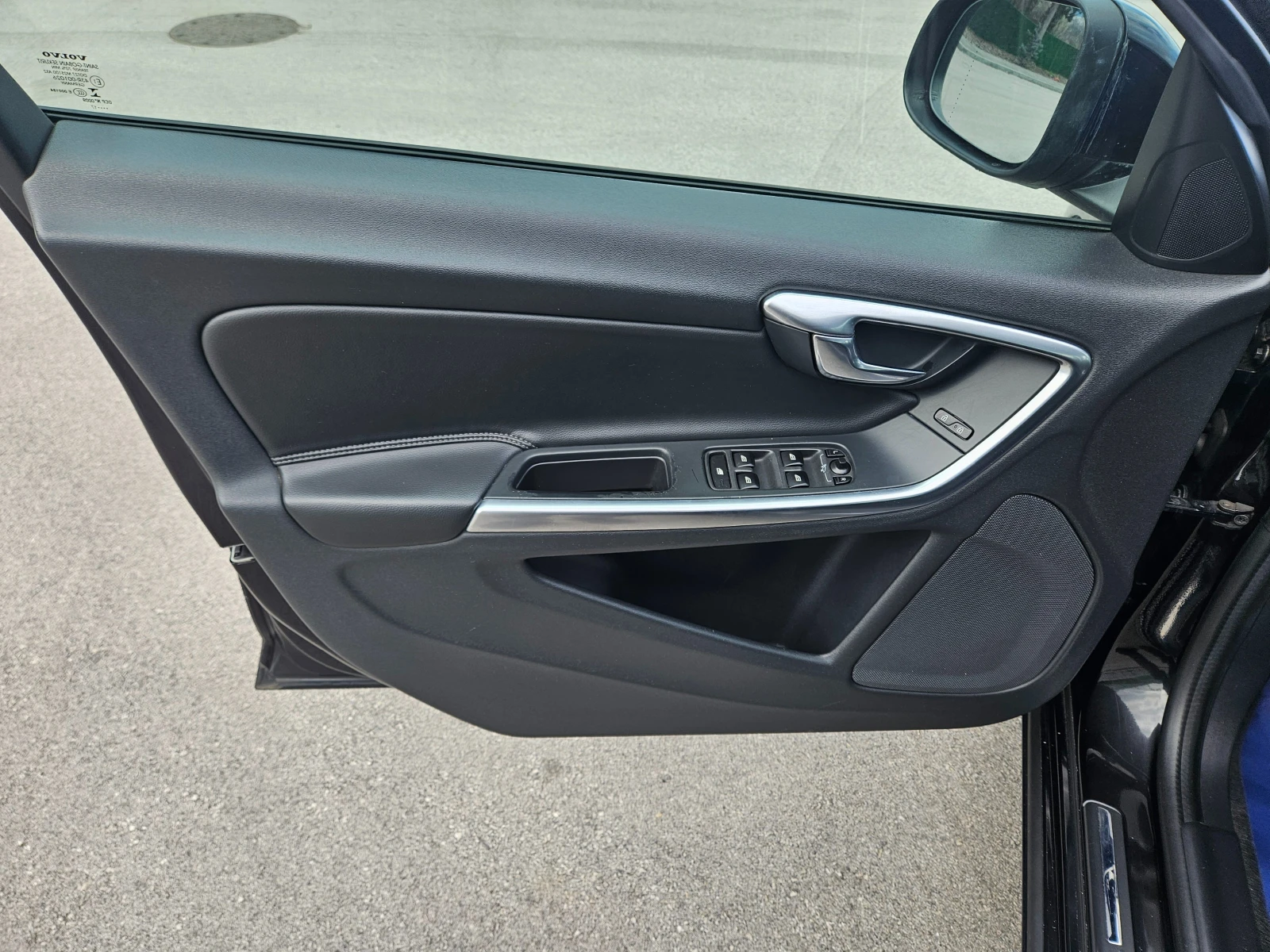 Volvo V60 2.0 119хил км ПЕРФЕКТНО , снимка 9 - Автомобили и джипове - 54045341