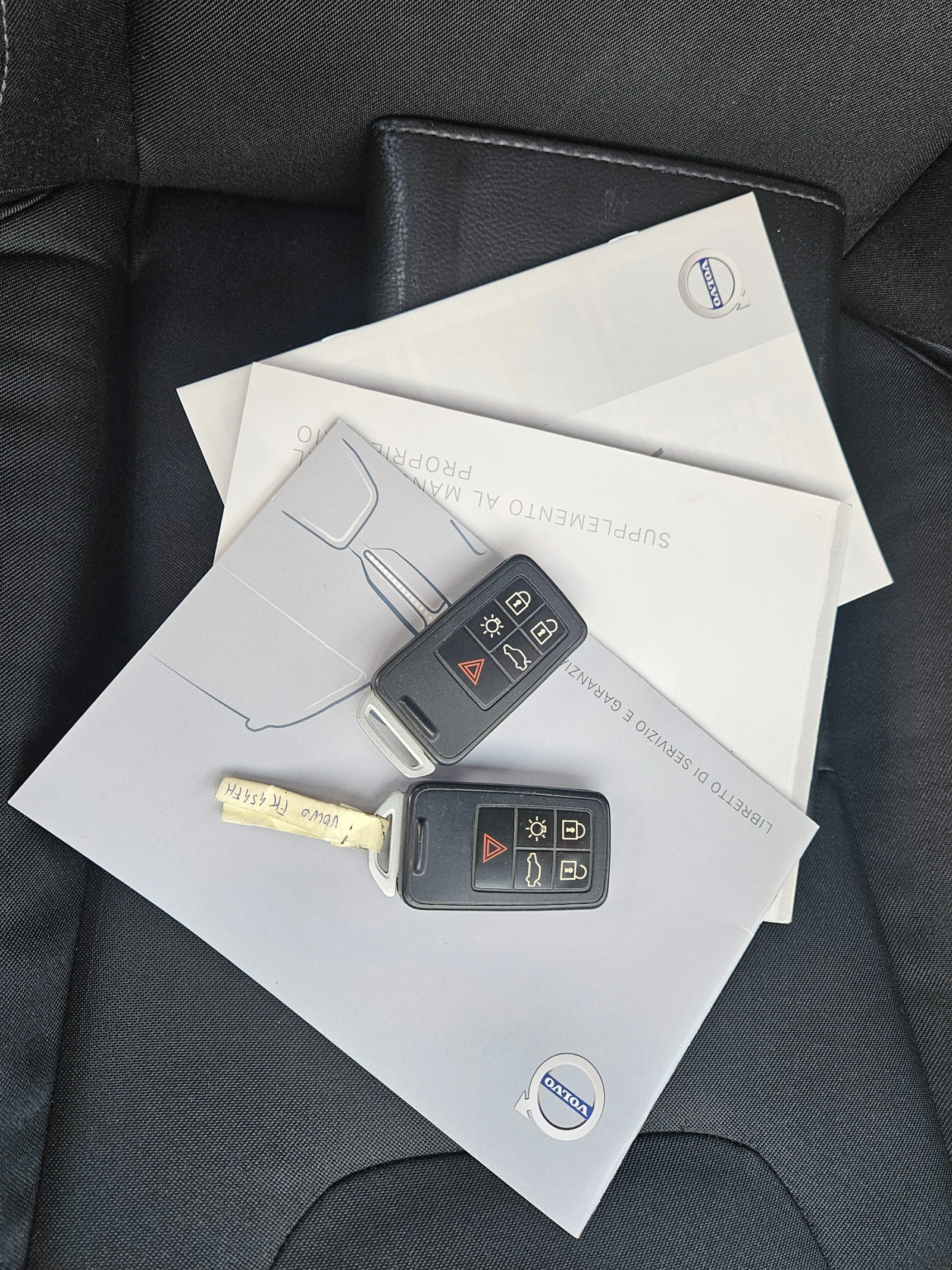 Volvo V60 2.0 119хил км ПЕРФЕКТНО , снимка 17 - Автомобили и джипове - 54045341