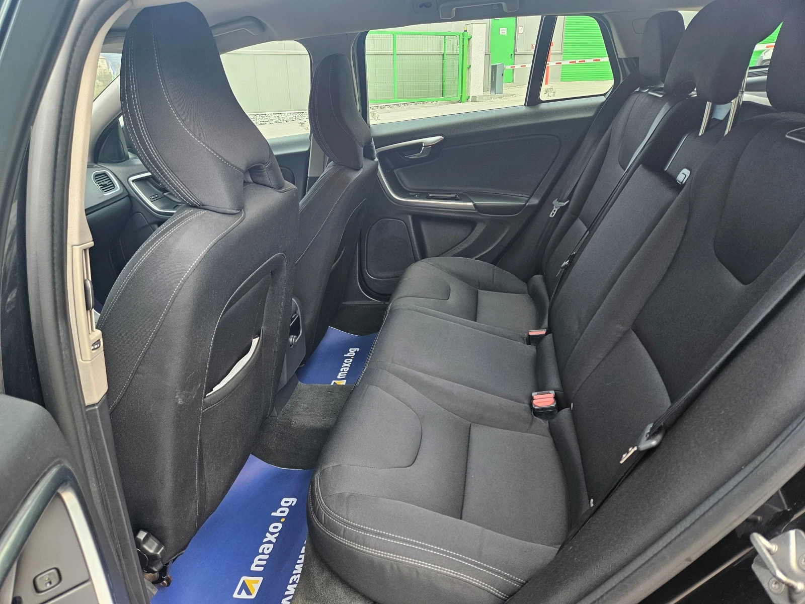 Volvo V60 2.0 119хил км ПЕРФЕКТНО , снимка 11 - Автомобили и джипове - 54045341