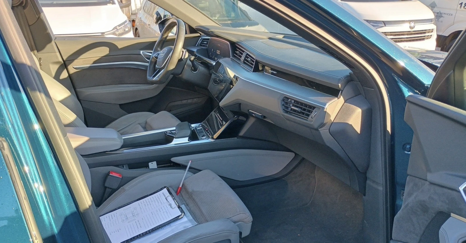 Audi E-Tron 55 ГАРАНЦИЯ QUATTRO 95KWH 408КС. ПАНОРАМА КАМЕРИ , снимка 7 - Автомобили и джипове - 54083364