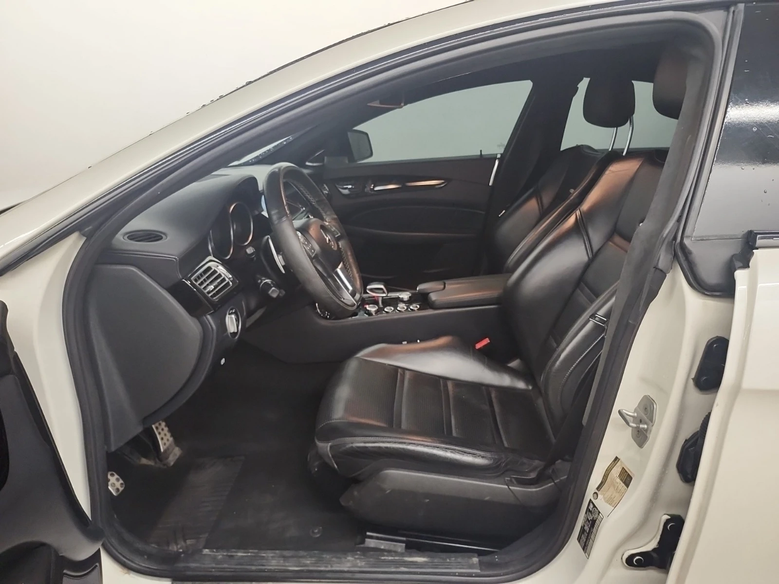 Mercedes-Benz CLS 63 AMG ОБДУХВАНЕ * ДИСТРОНИК * СЕРВИЗНА ИСТОРИЯ * , снимка 7 - Автомобили и джипове - 54140737