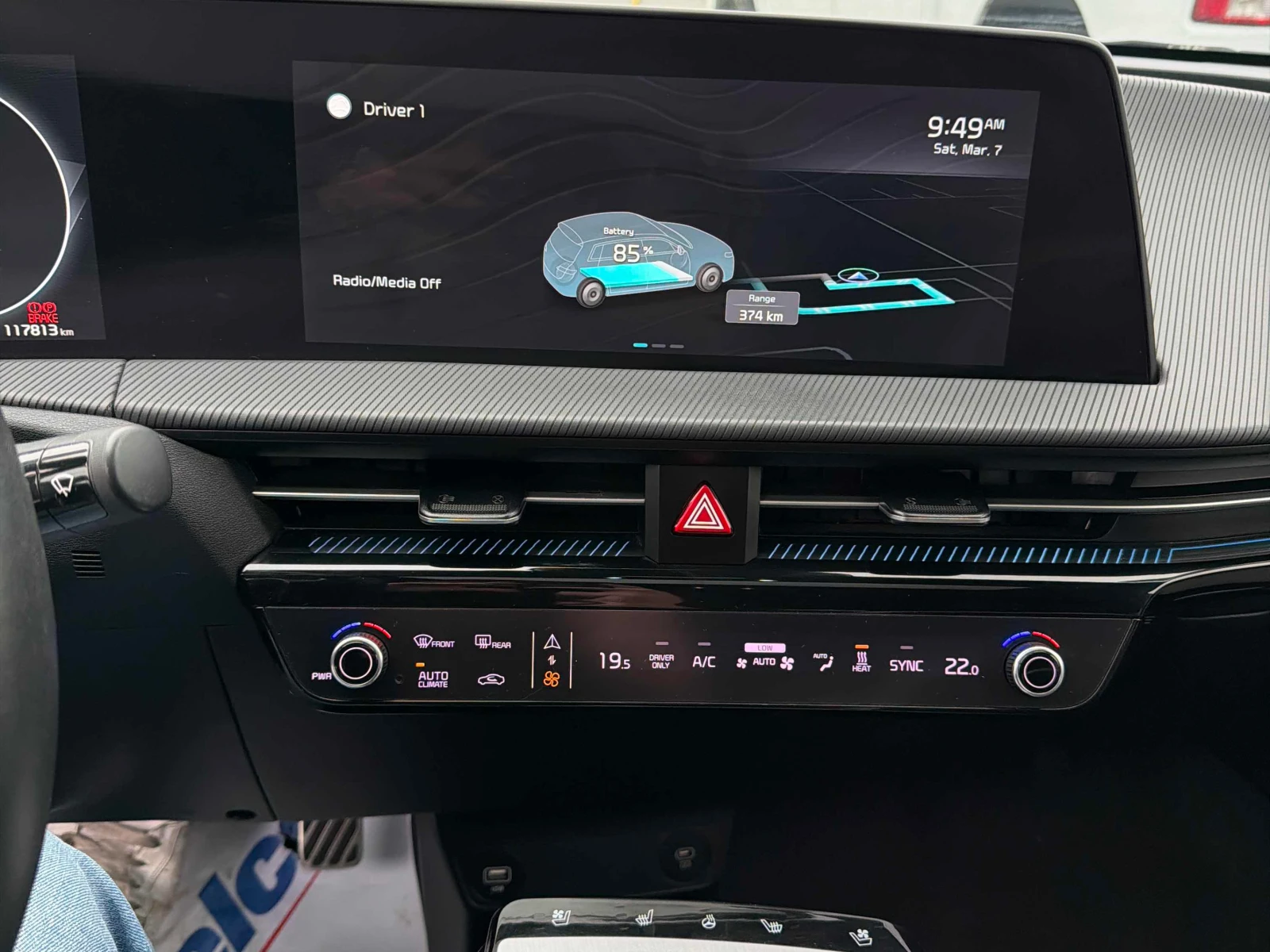 Kia EV6 LONG RANGE W/GT-LINE PKG 2* Pano* 360view* Обдухва, снимка 11 - Автомобили и джипове - 54219582