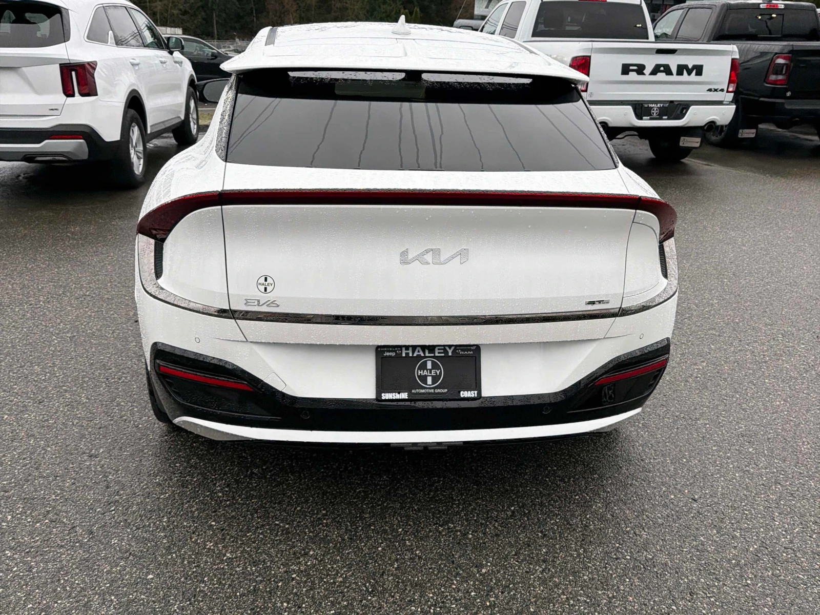 Kia EV6 LONG RANGE W/GT-LINE PKG 2* Pano* 360view* Обдухва, снимка 5 - Автомобили и джипове - 54219582