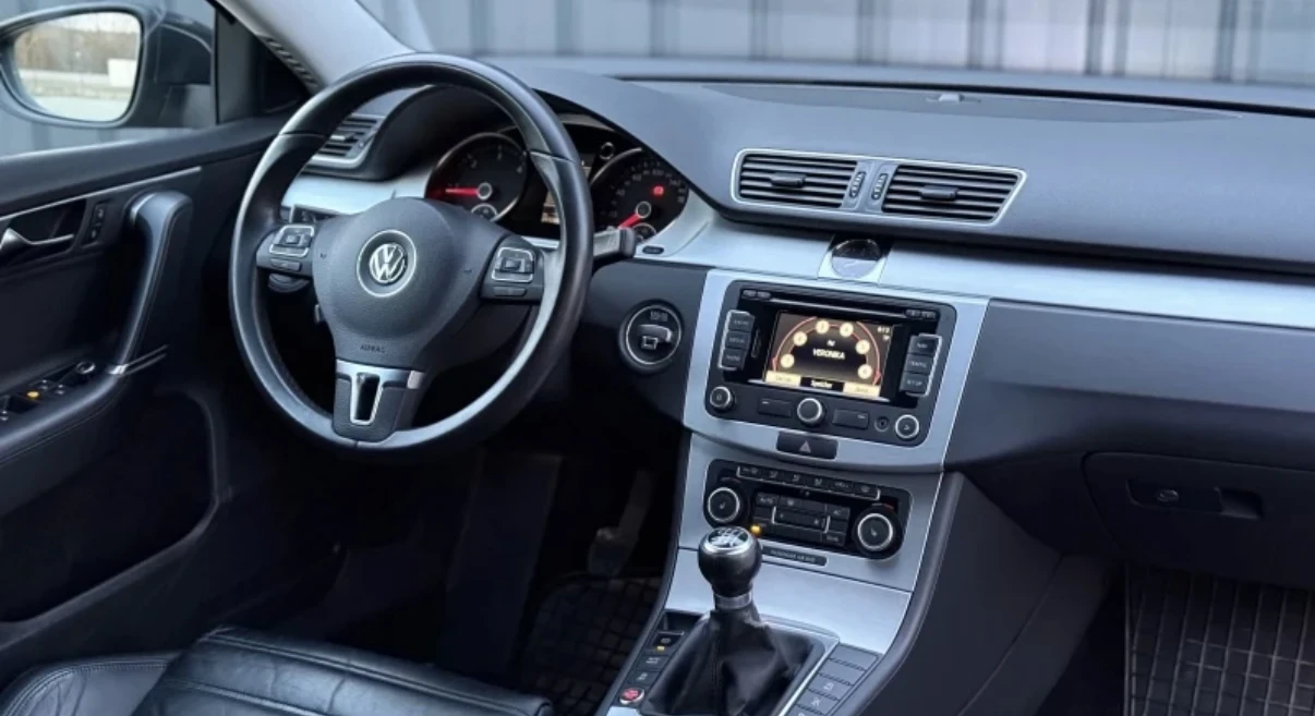 VW Passat Отличен, снимка 8 - Автомобили и джипове - 54329709
