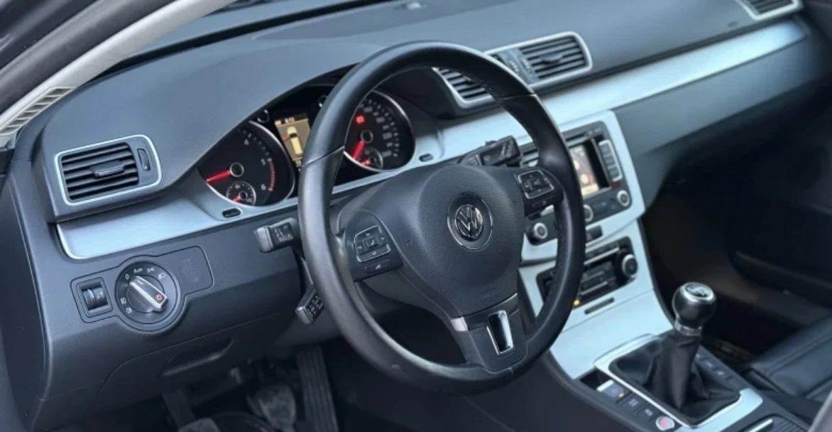 VW Passat Отличен, снимка 5 - Автомобили и джипове - 54329709