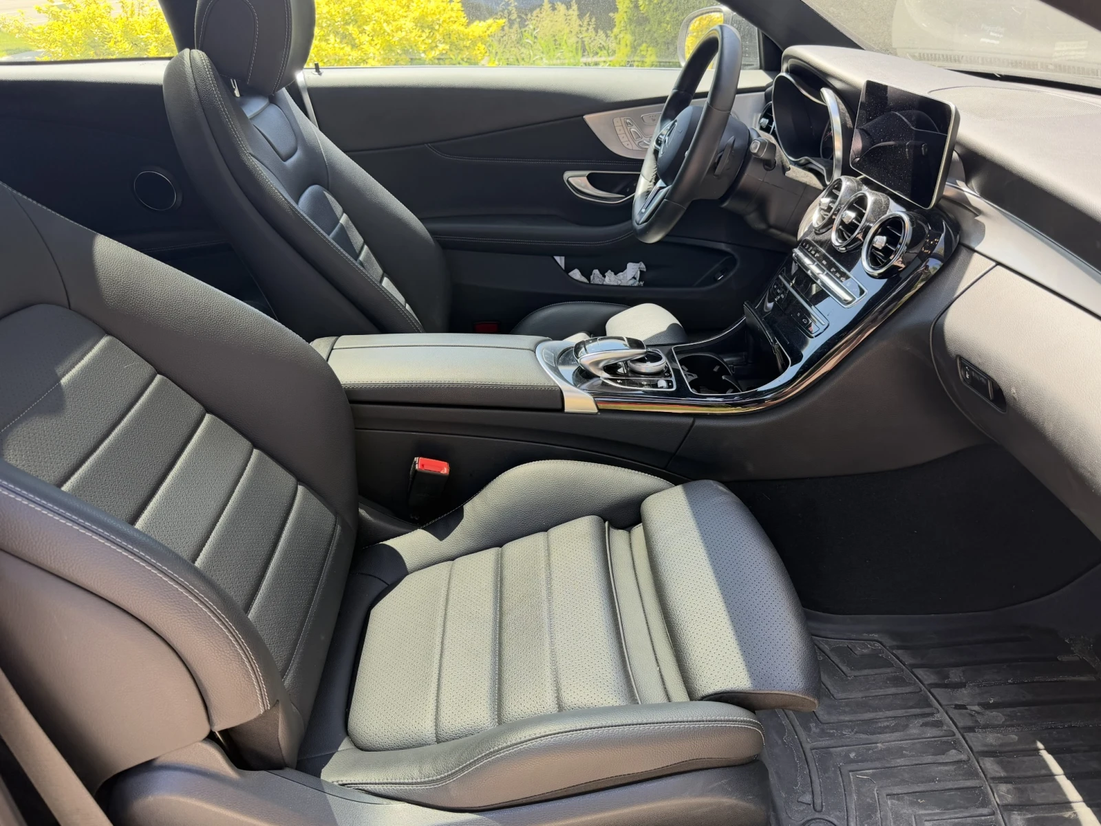 Mercedes-Benz C 300 ПАНОРАМА * Keyless * CARFAX * АВТО КРЕДИТ * , снимка 11 - Автомобили и джипове - 54767807