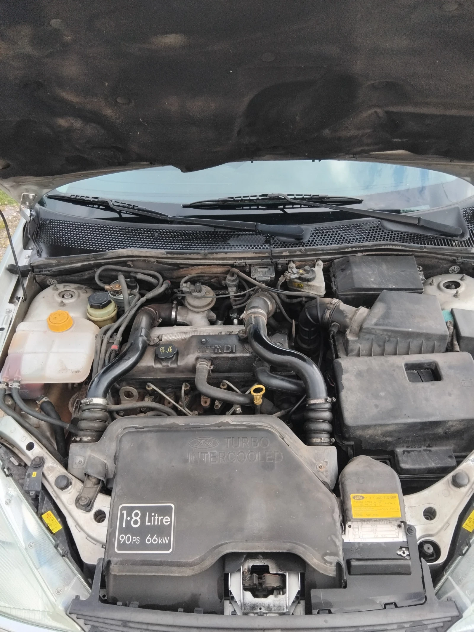 Ford Focus 1.8 TDDI, снимка 9 - Автомобили и джипове - 55013207