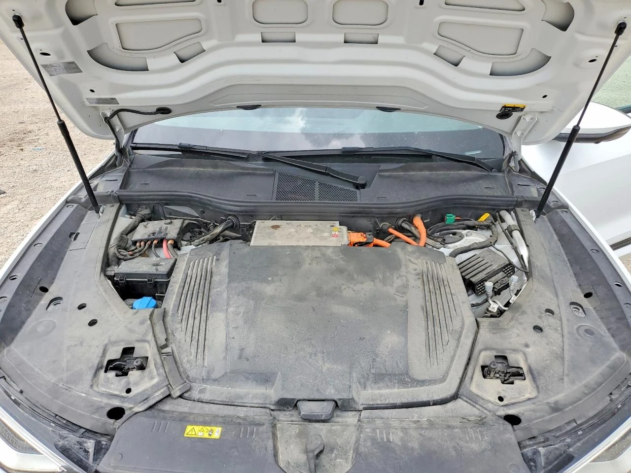Audi E-Tron Premium, снимка 12 - Автомобили и джипове - 55534804