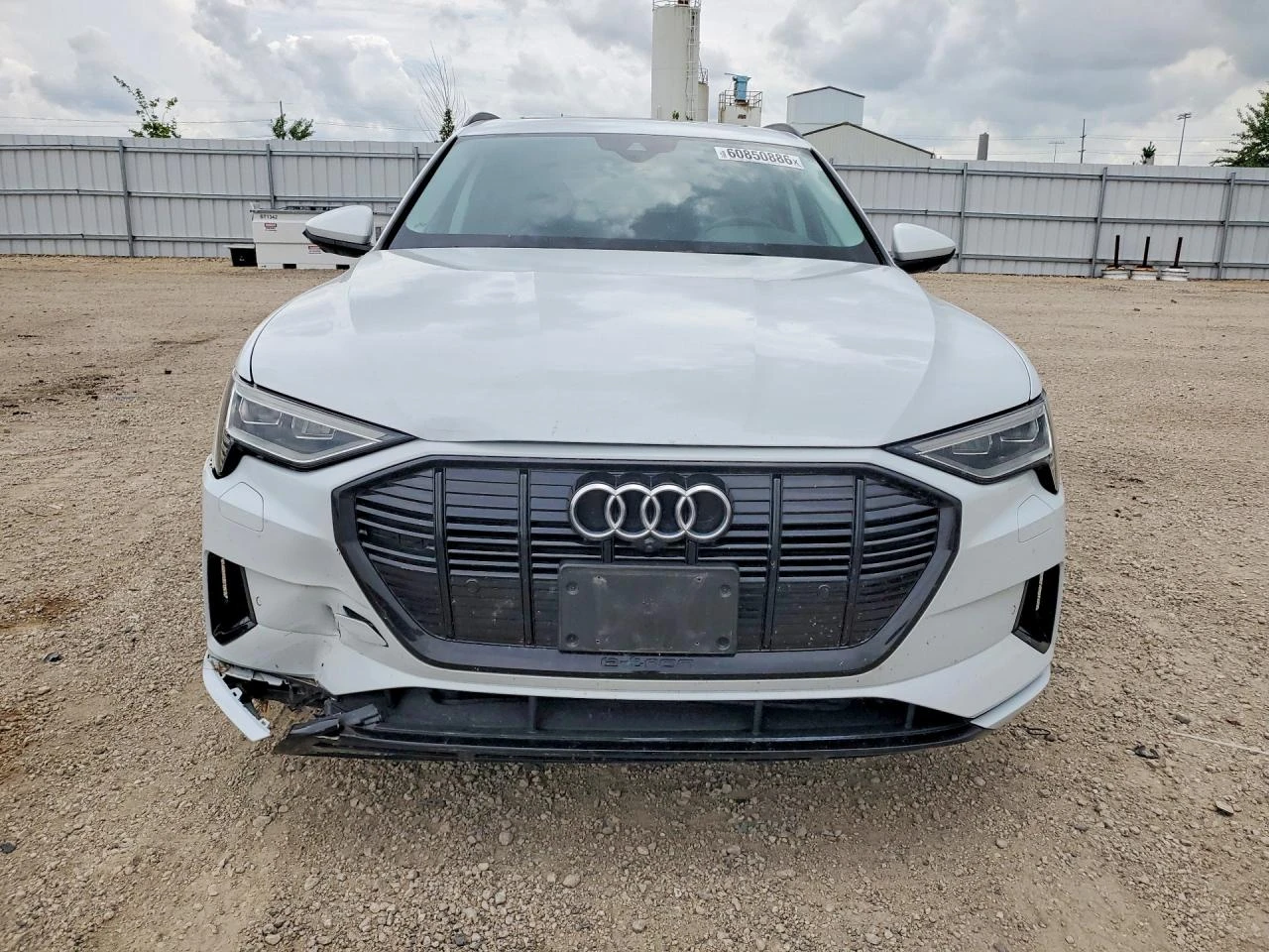 Audi E-Tron Premium, снимка 5 - Автомобили и джипове - 55534804