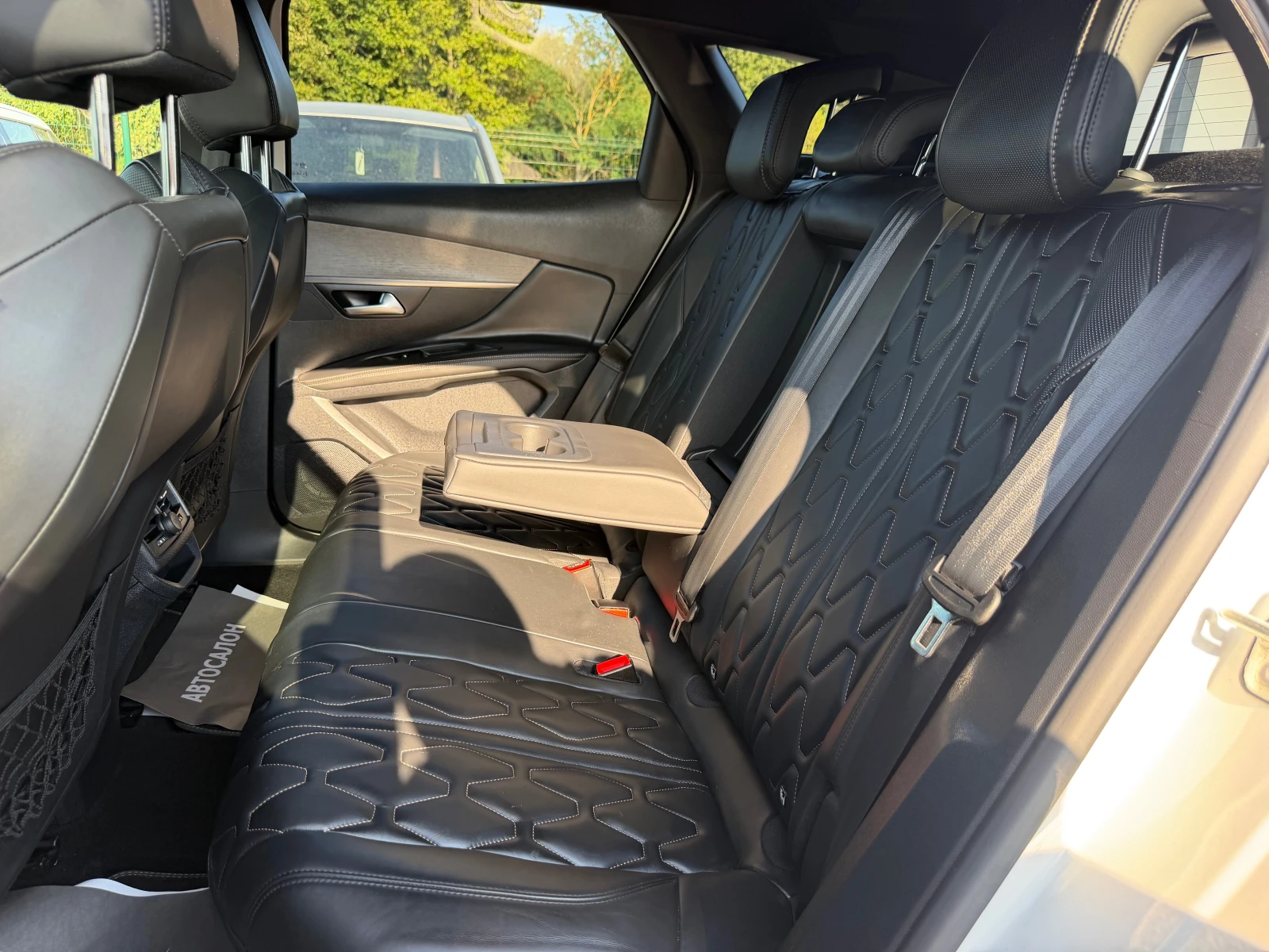 Peugeot 3008 2.0BlueHDi 180SeS EAT8 GT CAMERA 360DISTR PODGREV , снимка 11 - Автомобили и джипове - 55728735