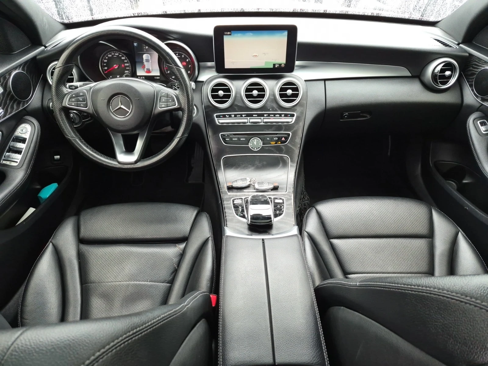 Mercedes-Benz C 300 * CARFAX * 2 КЛЮЧА * АМГ ПАКЕТ * ПАНОРАМА, снимка 10 - Автомобили и джипове - 55898586