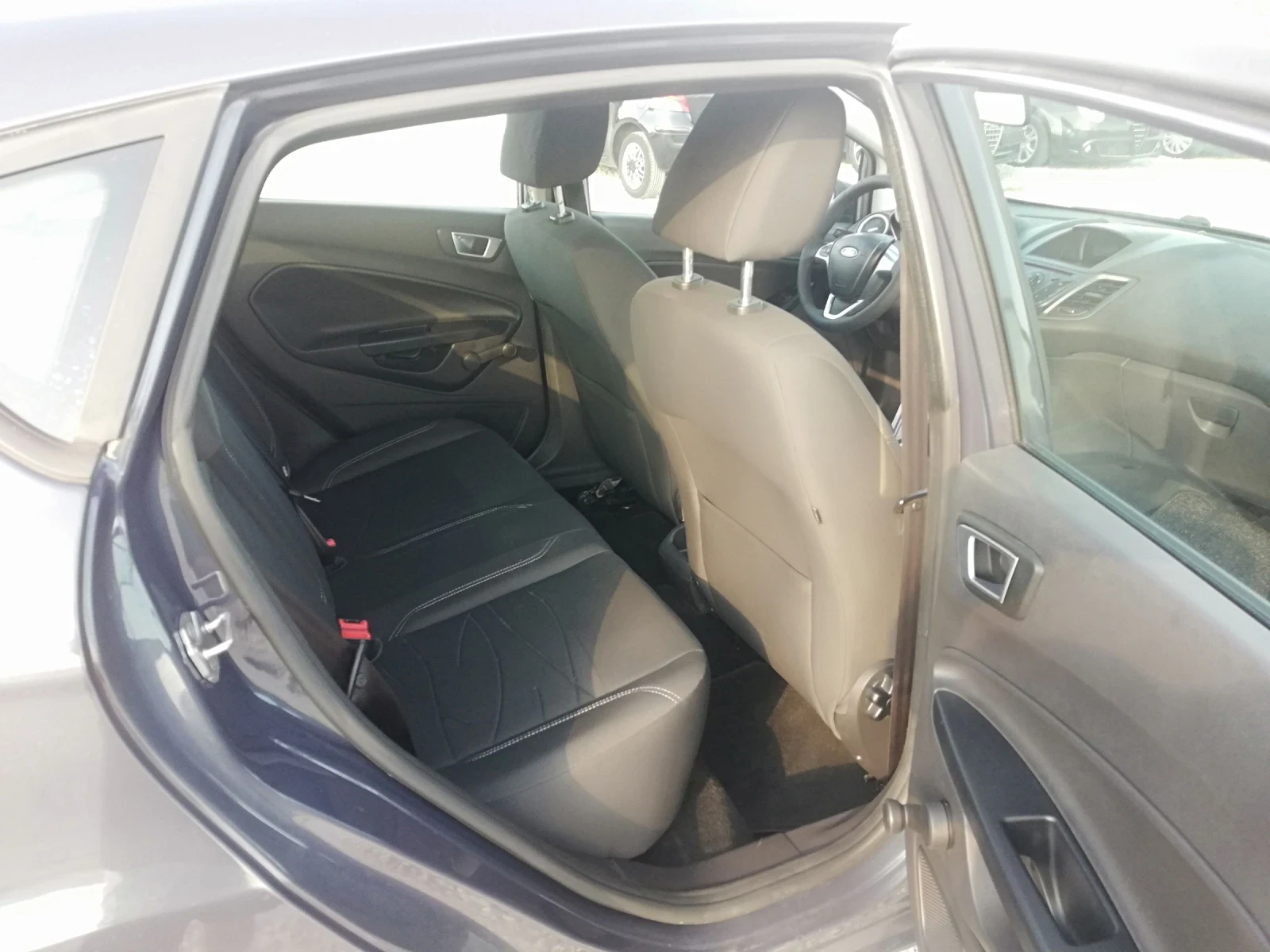 Ford Fiesta 1.2i kli italia, снимка 12 - Автомобили и джипове - 56136285