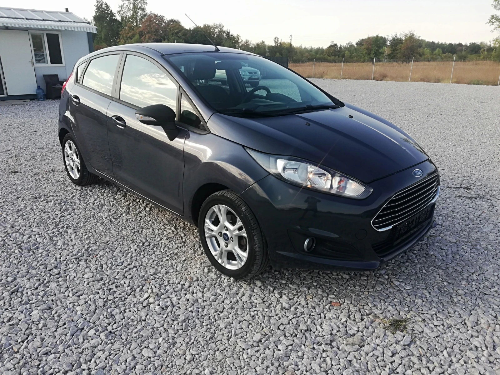 Ford Fiesta 1.2i kli italia, снимка 8 - Автомобили и джипове - 56136285