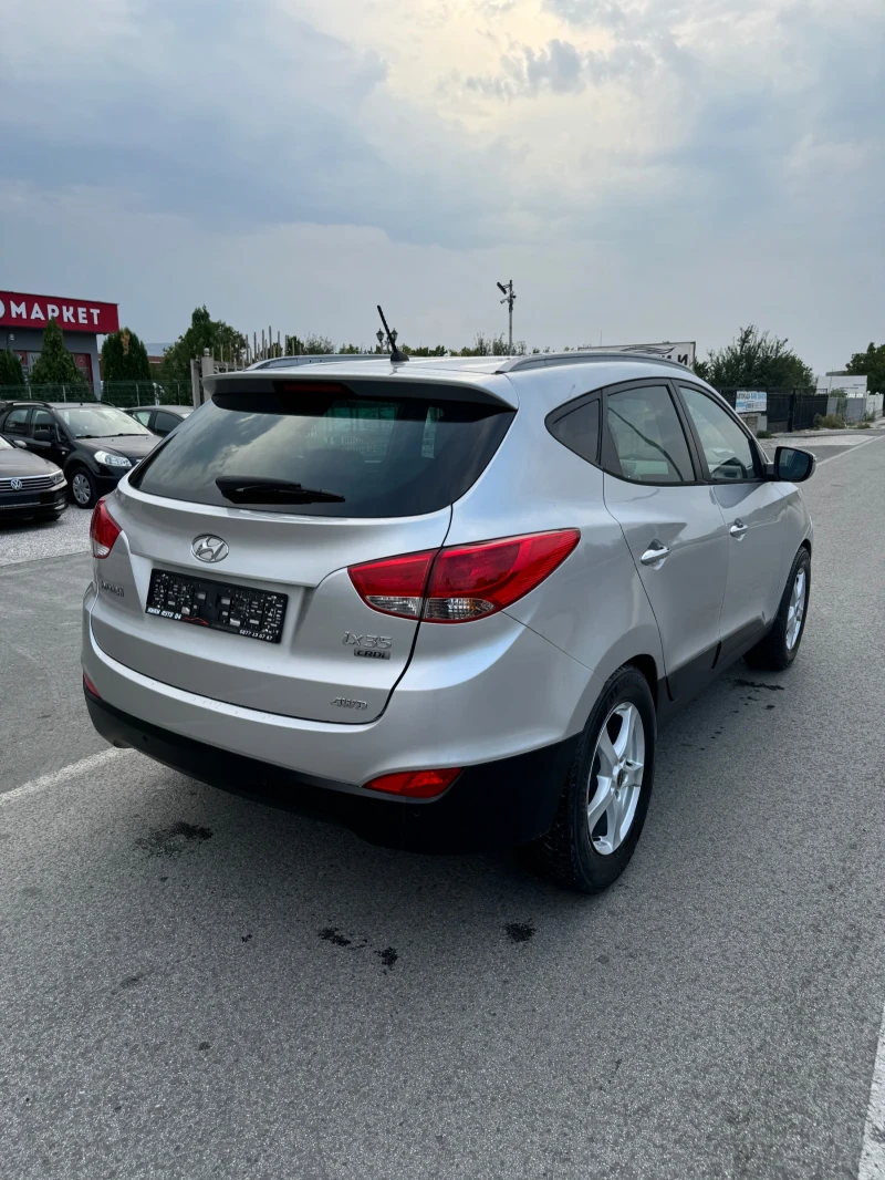 Hyundai IX35 2.0, снимка 3 - Автомобили и джипове - 47508142