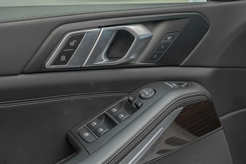 BMW X5 3.0d/xDrive/PDC/Камера/Амбиент/Memory, снимка 9 - Автомобили и джипове - 51660489