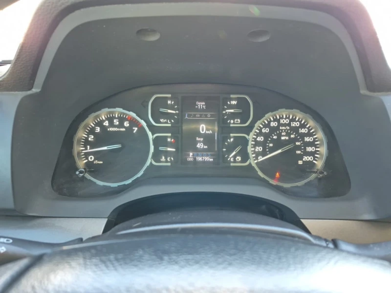 Toyota Tundra * SR5 CREW CAB SHORT BED * CARFAX * , снимка 9 - Автомобили и джипове - 53303821