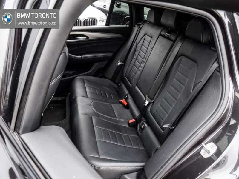 BMW X4 * xDrive30i M Sport/Pano Roof/CarPlay/HeatedSteeri, снимка 15 - Автомобили и джипове - 53512622