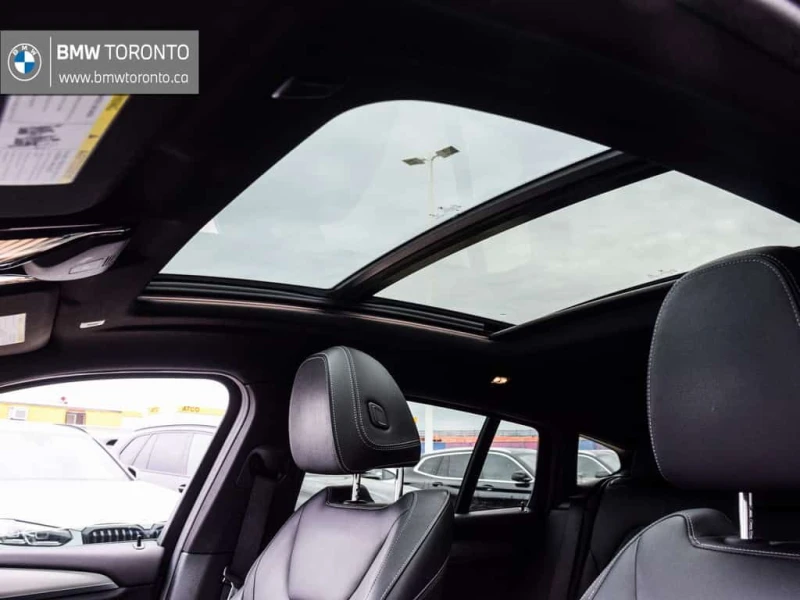 BMW X4 * xDrive30i M Sport/Pano Roof/CarPlay/HeatedSteeri, снимка 14 - Автомобили и джипове - 53512622