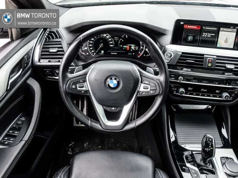 BMW X4 * xDrive30i M Sport/Pano Roof/CarPlay/HeatedSteeri, снимка 12 - Автомобили и джипове - 53512622