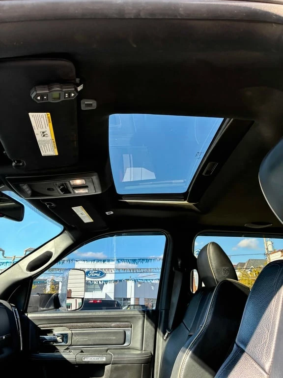 Dodge RAM 2500 * Limited * CARFAX * БЕЗ ПЪРВОНАЧАЛНА ВНОСКА, снимка 11 - Автомобили и джипове - 52700229