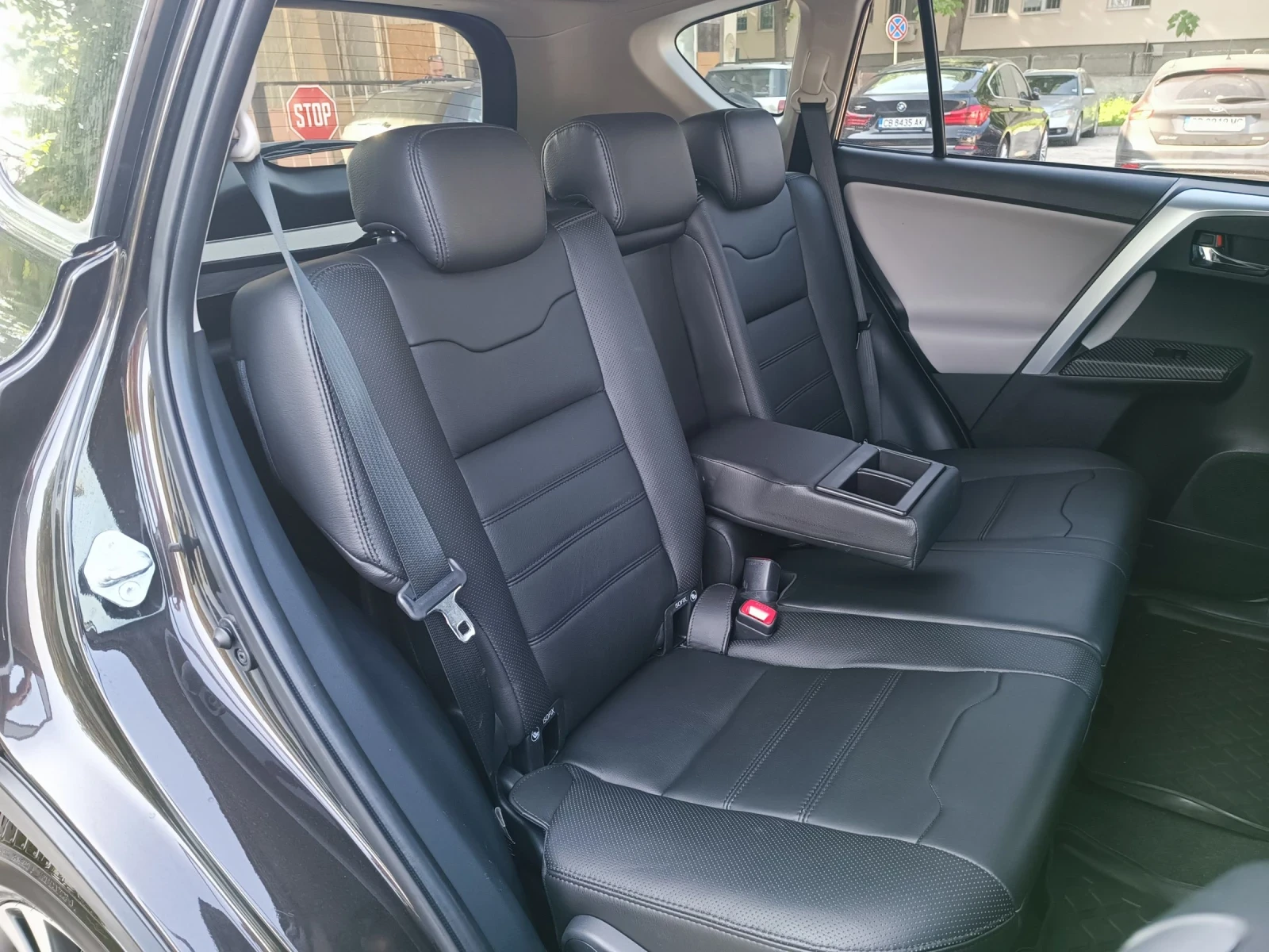 Toyota Rav4 2.0i-152кс-ШВЕЙЦАРИЯ-АВТОМАТ-4Х4-Keyless-FULL  - изображение 10