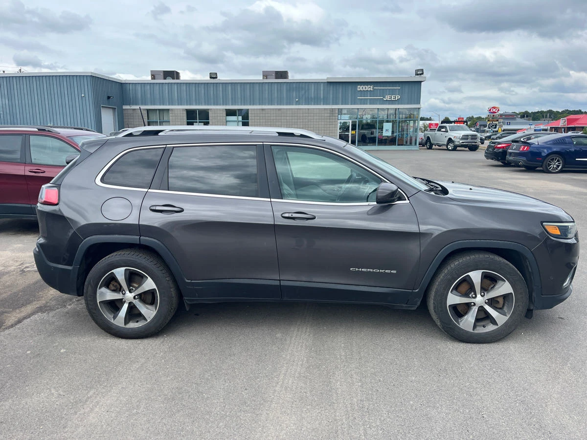 Jeep Cherokee CARFAX* АВТОФИНАНСИРАНЕ* БЕЗ ПЪРВОНАЧАЛНА ВНОСКА*  - изображение 5