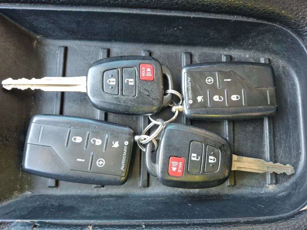 Toyota Tundra * SR5 CREW CAB SHORT BED * CARFAX *  | Mobile.bg � ����������� 8