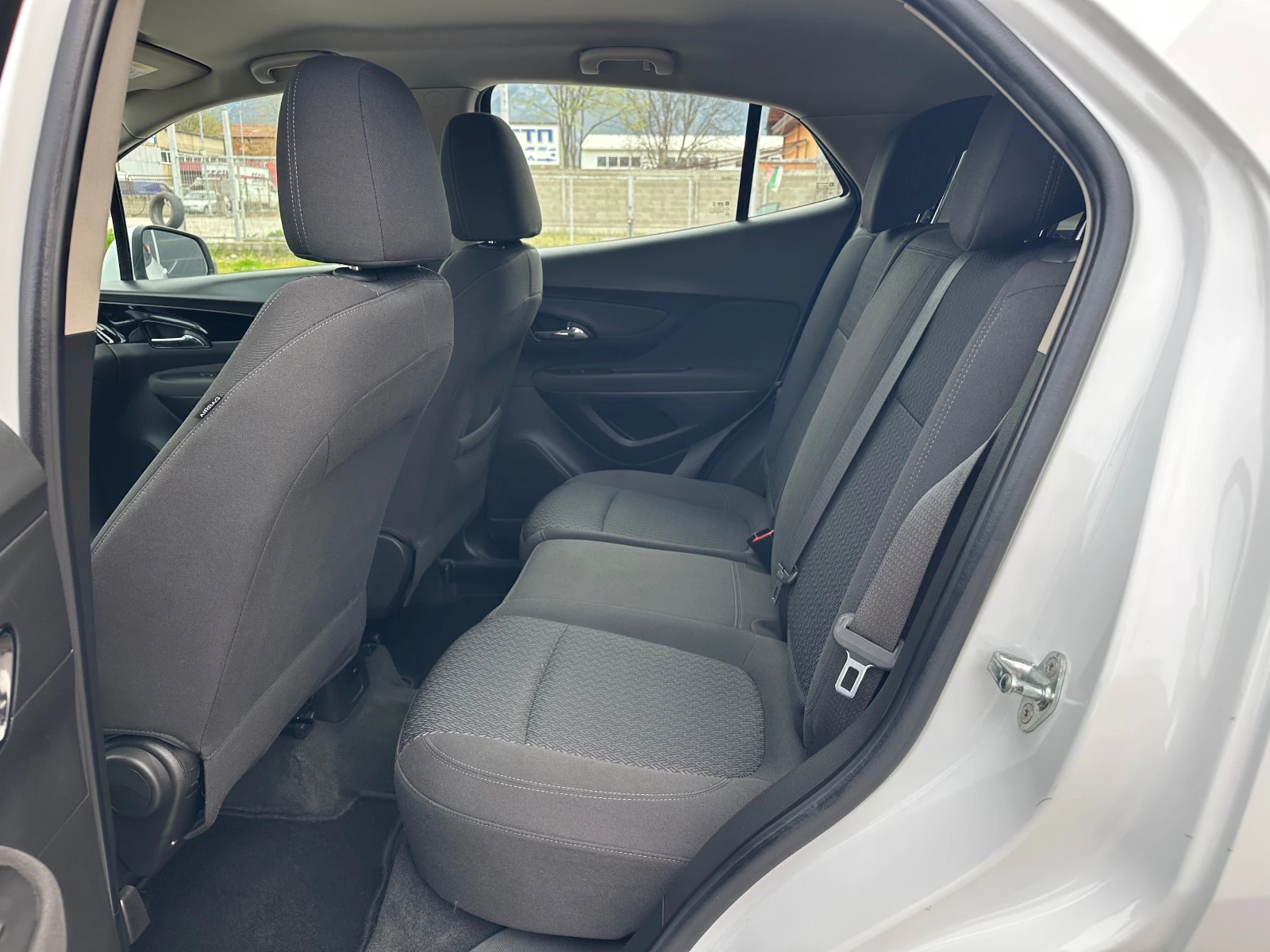 Opel Mokka X 1.6i 148000км EURO 6B Италия, снимка 14 - Автомобили и джипове - 54374159