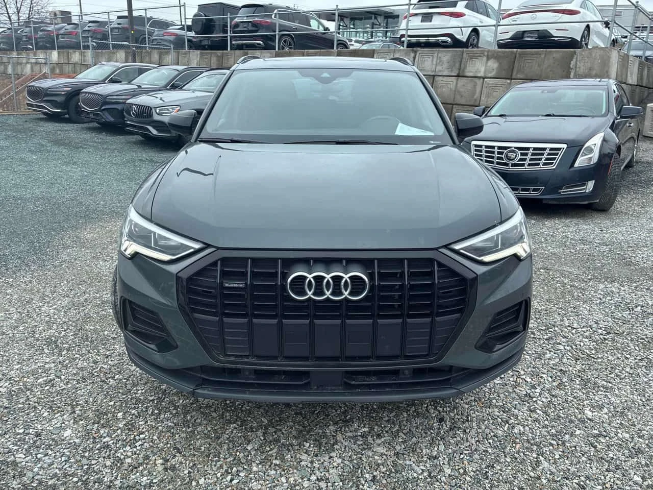 Audi Q3 * 45 TFSI quattro * ГЛАВНО ПРЕДСТАВИТЕЛСТВО* , снимка 2 - Автомобили и джипове - 54227841