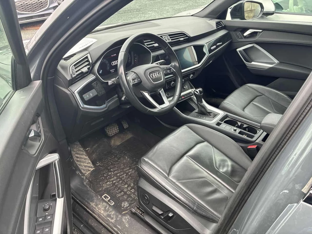 Audi Q3 * 45 TFSI quattro * ГЛАВНО ПРЕДСТАВИТЕЛСТВО* , снимка 7 - Автомобили и джипове - 54227841