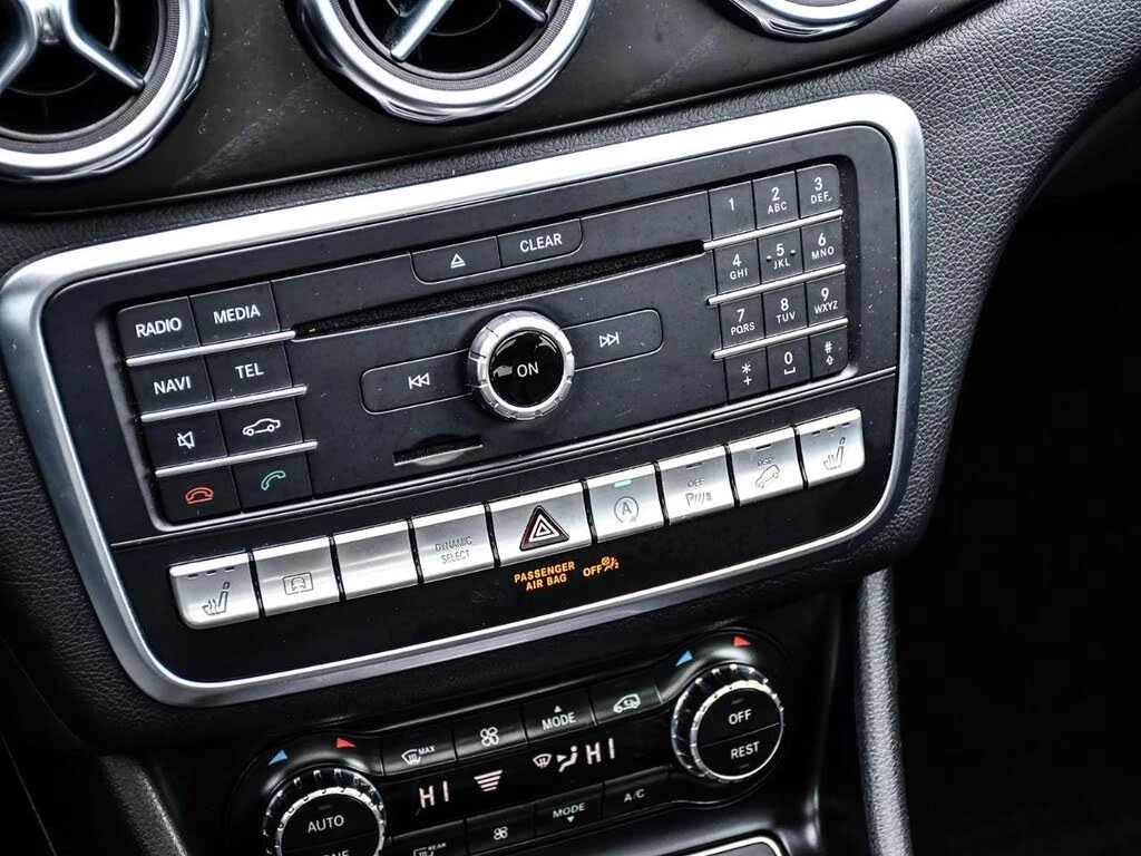 Mercedes-Benz GLA 250 45 000 км * 4MATIC * 360 * ПОДГРЕВ * , снимка 15 - Автомобили и джипове - 54479619