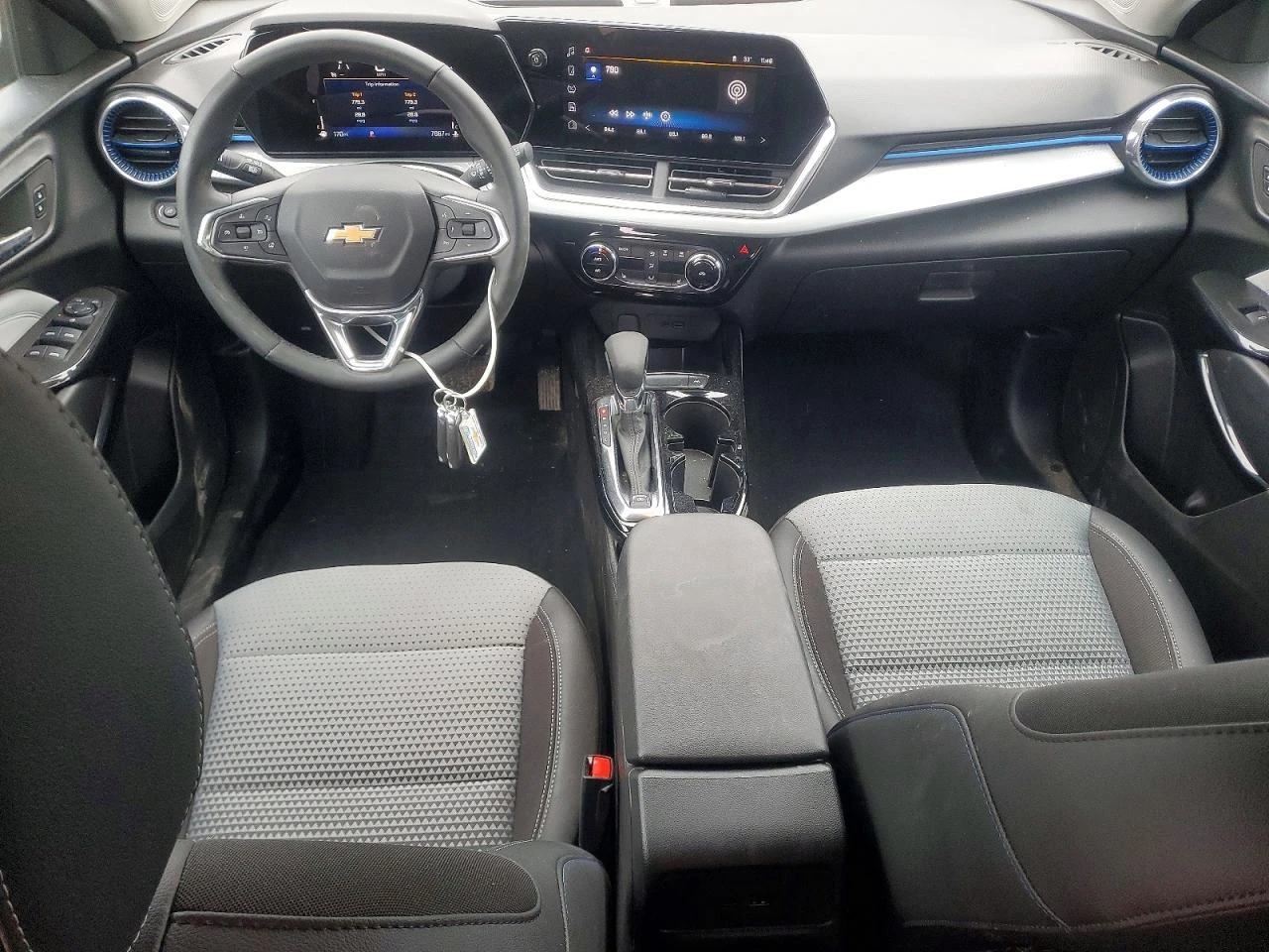 Chevrolet Trax 1.2l 1Lt, снимка 8 - Автомобили и джипове - 54488698
