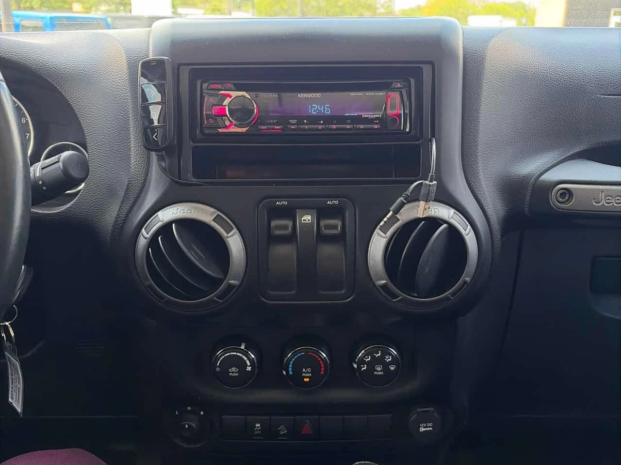 Jeep Wrangler | Sport | ДВА КЛЮЧА | ШИБИДАХ | CARFAX | , снимка 9 - Автомобили и джипове - 54860603