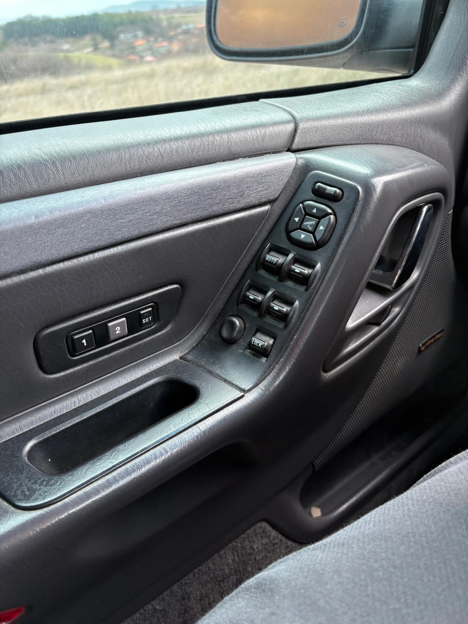 Jeep Grand cherokee 4, 7, снимка 13 - Автомобили и джипове - 55784377