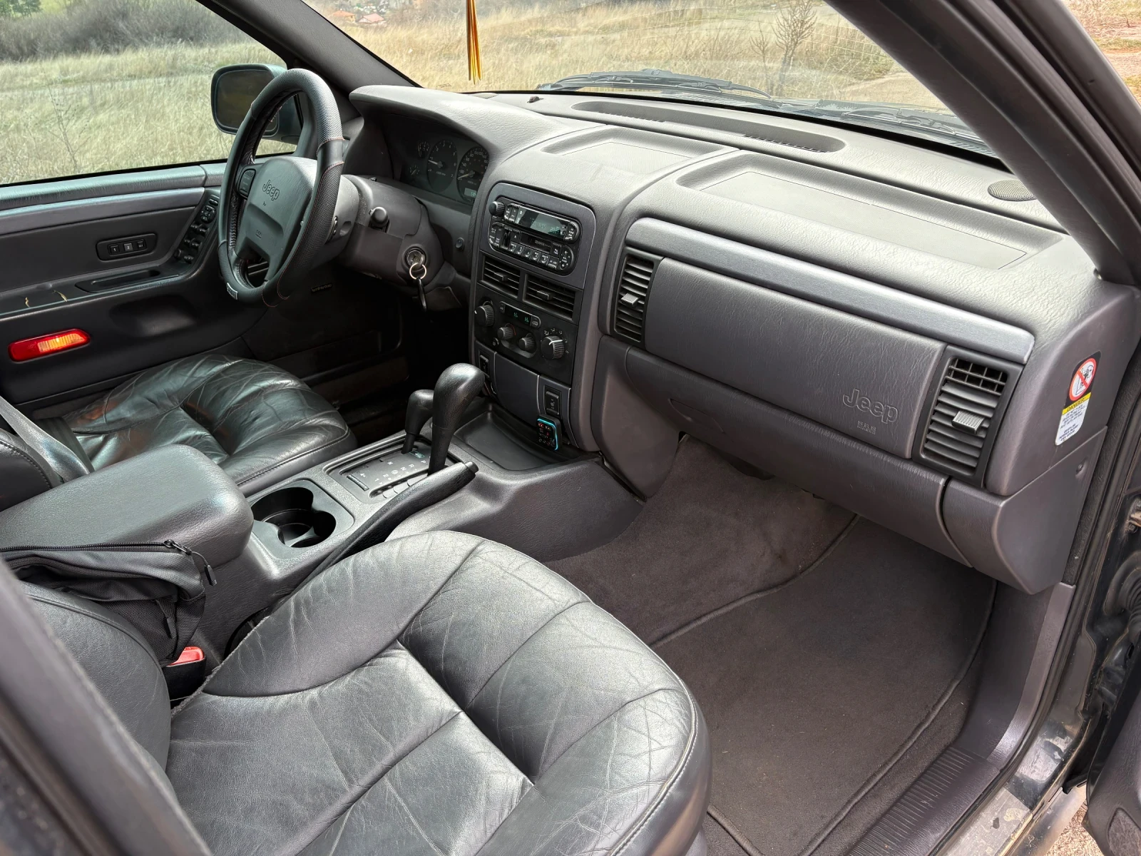 Jeep Grand cherokee 4, 7, снимка 10 - Автомобили и джипове - 55784377