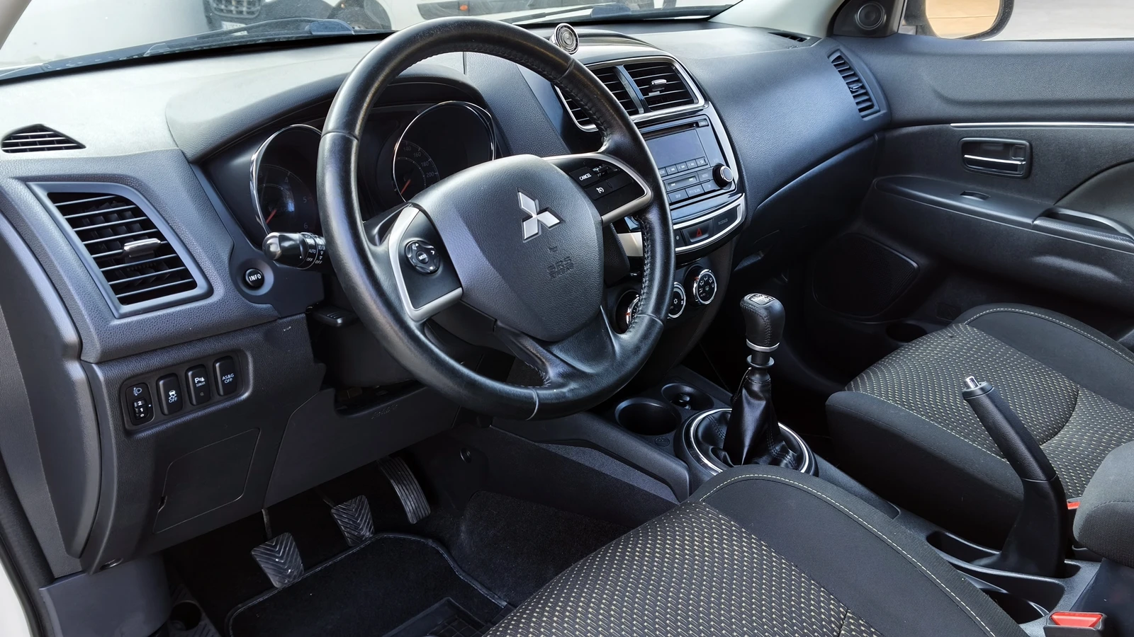 Mitsubishi ASX 1.8 DI- D 4x4, снимка 9 - Автомобили и джипове - 55786399